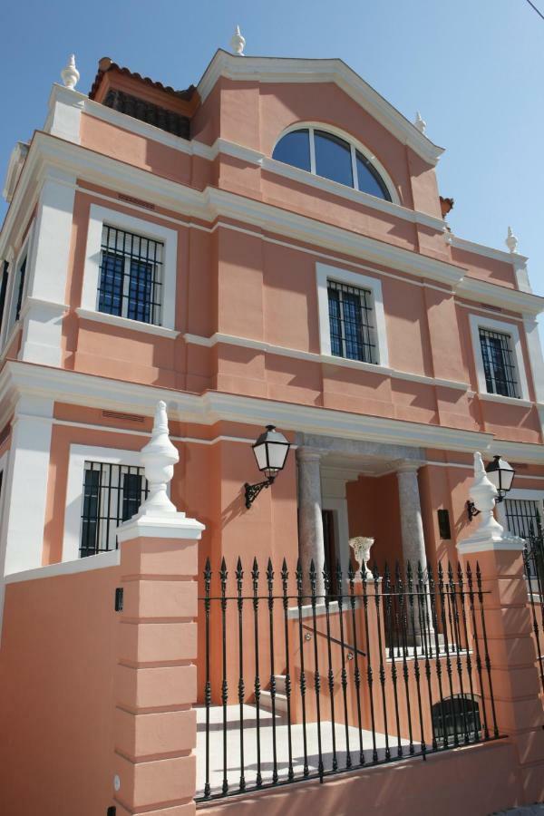 Colegio Mayor Careu - Women Only Sevilla Exterior foto
