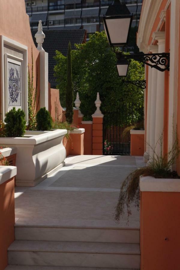 Colegio Mayor Careu - Women Only Sevilla Exterior foto